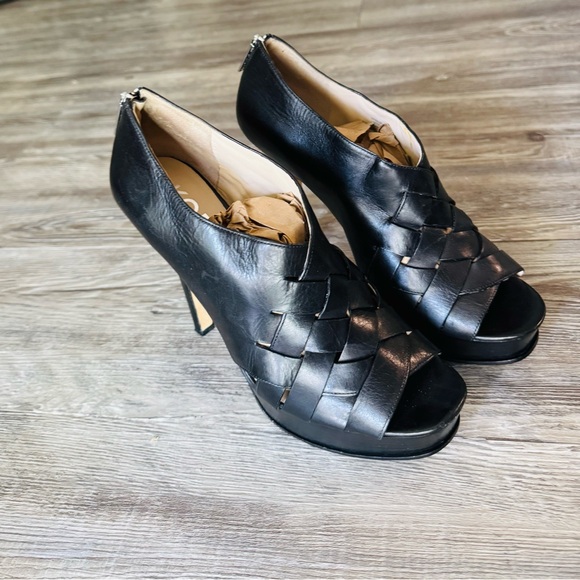 Kors by Micheal Kors Leather heels - Picture 2 of 4